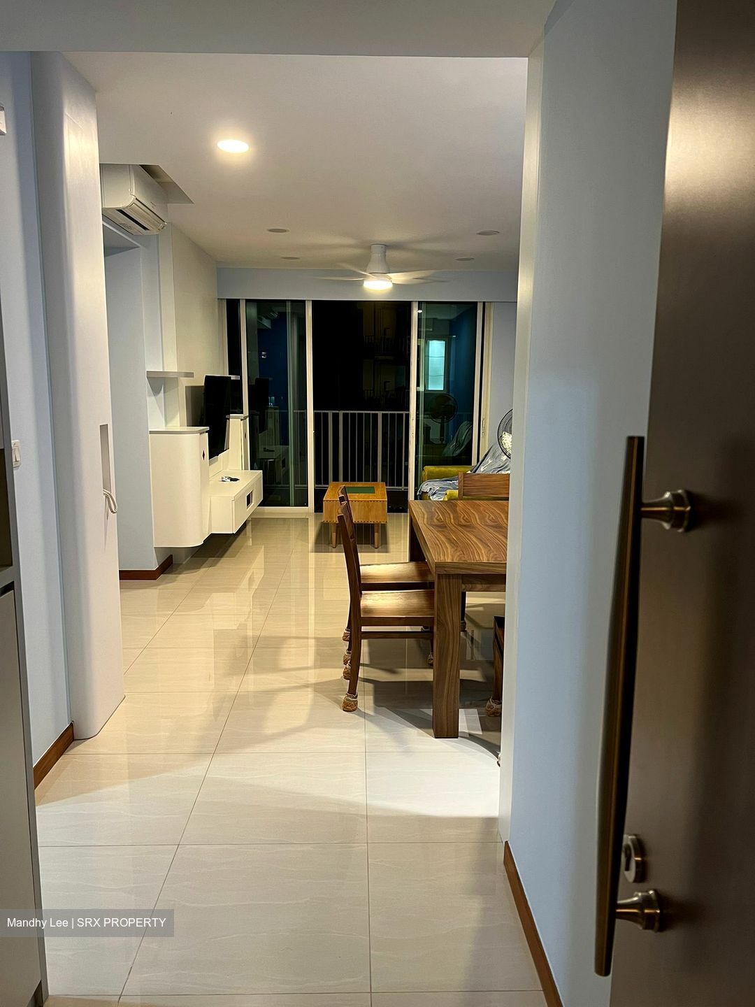 1 Canberra (D27), Condominium #374998531